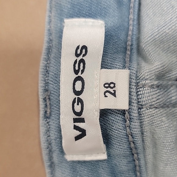 Vigoss, Size 28, Thompson Tomboy Jeans, Light Wash, Gently Used Condition. - Picture 5 of 14